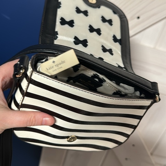 Kate Spade Chelsea Park Stripe Jade Crossbody Bag AS IS - Picture 12 of 13